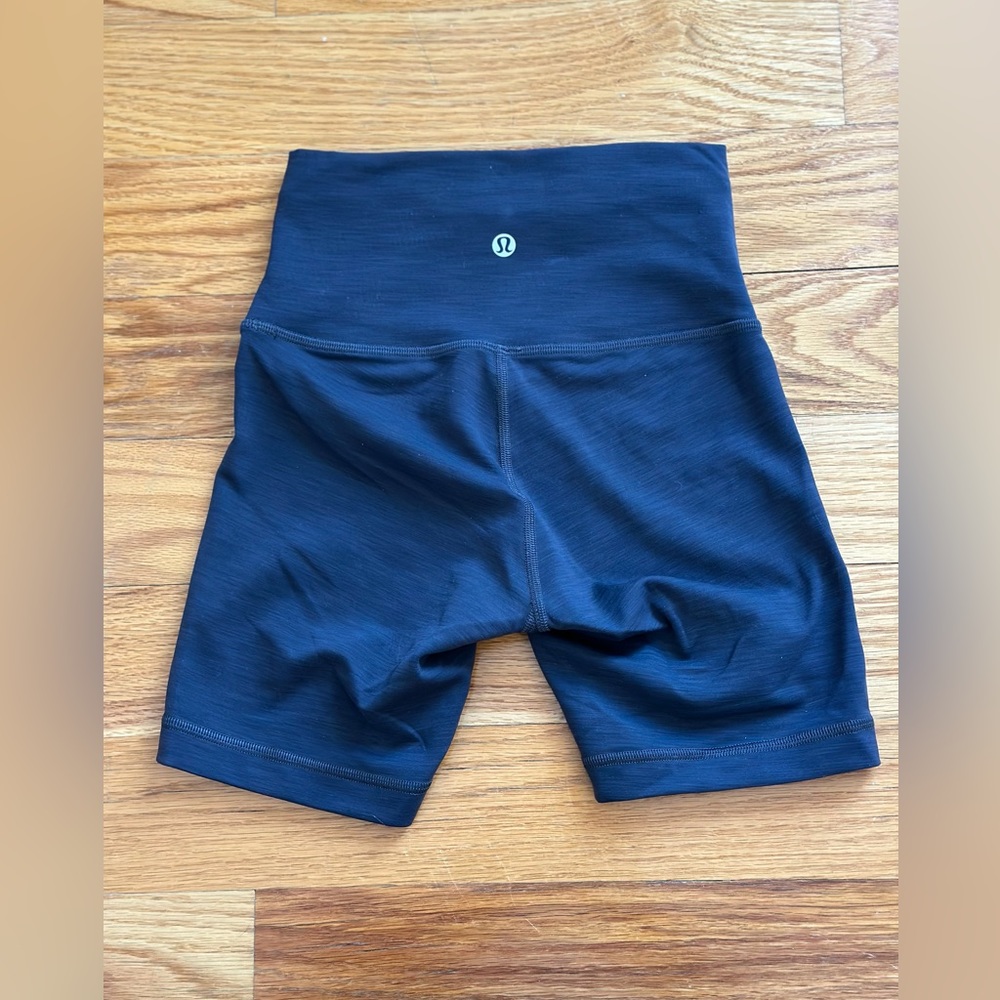 NWOT Lululemon Wunder Train High-Rise Short 6"
